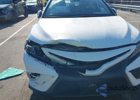 2021 Toyota Camry Se z USA, uszkodzony, nr VIN 4T1G11AK0MU586842